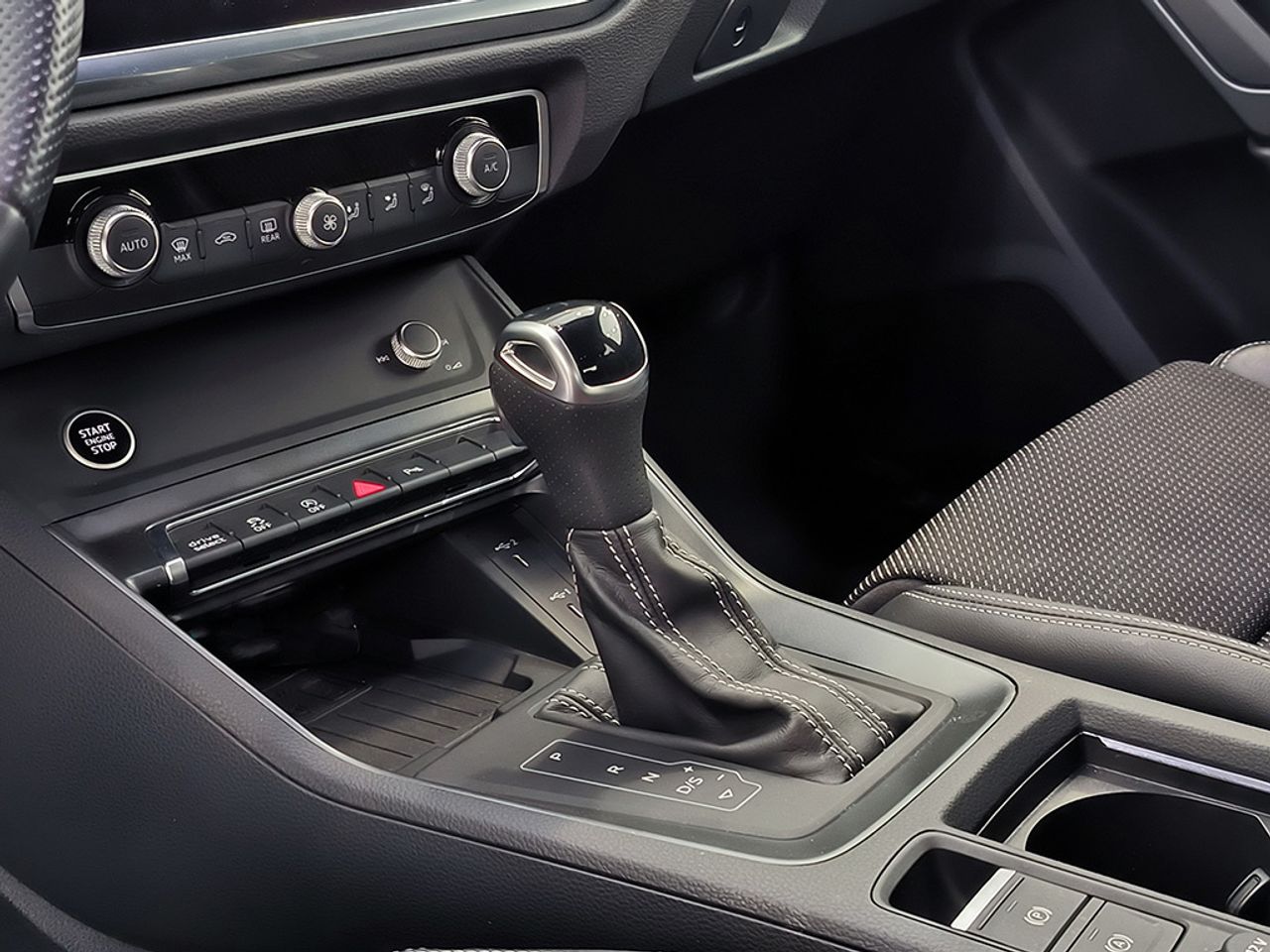 Audi Q3 35 Tdi 150 Cv Black Line Stronic - Foto 2