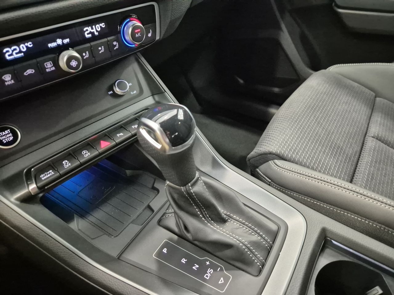 Audi Q3 Sb Black Limited 40 Tdi Quattro 193 Cv Stronic - Foto 2