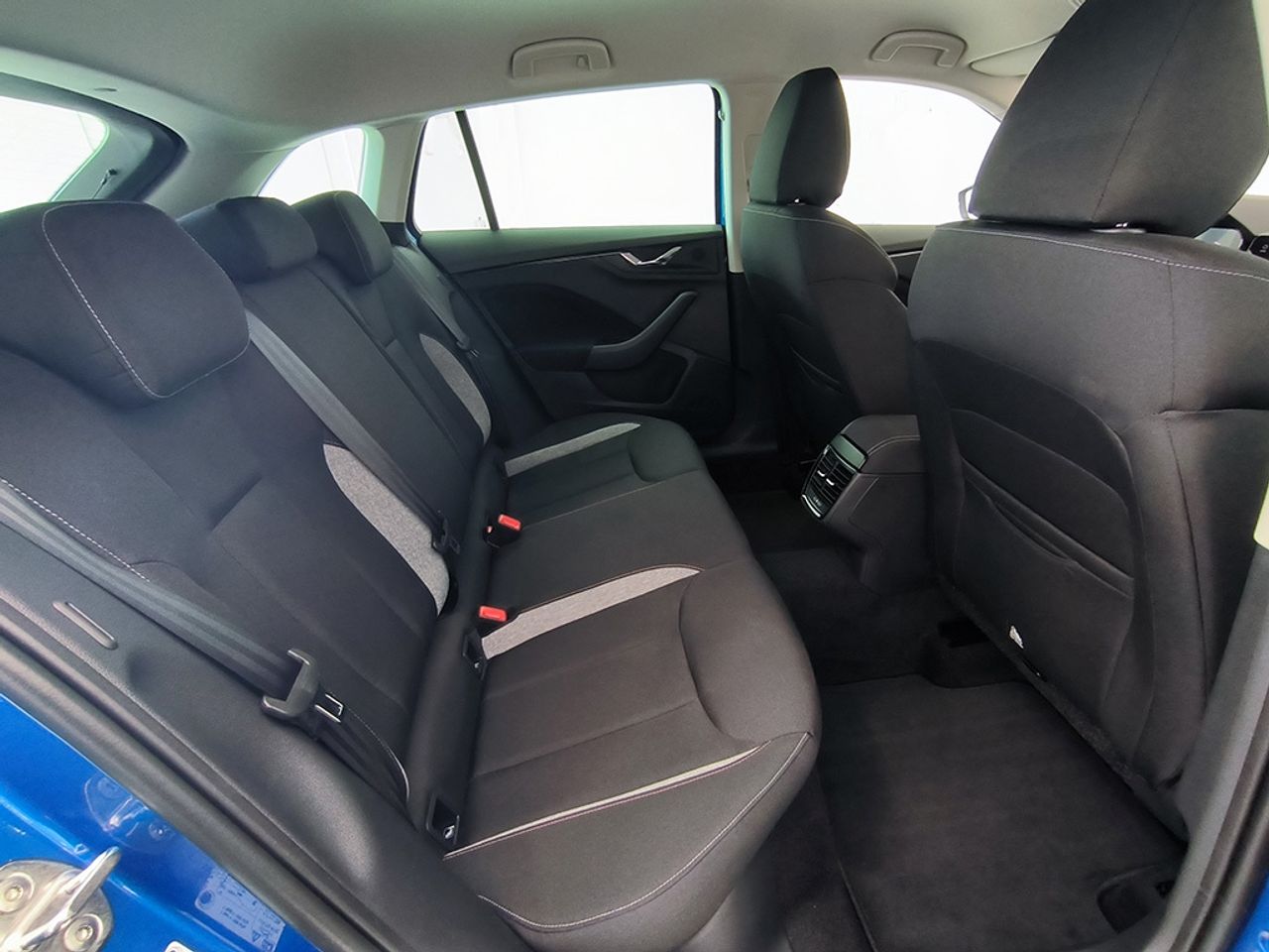 Skoda Scala Selection 1,0 Tsi 85 Kw 115 Cv Manual 6 Vel. - Foto 2