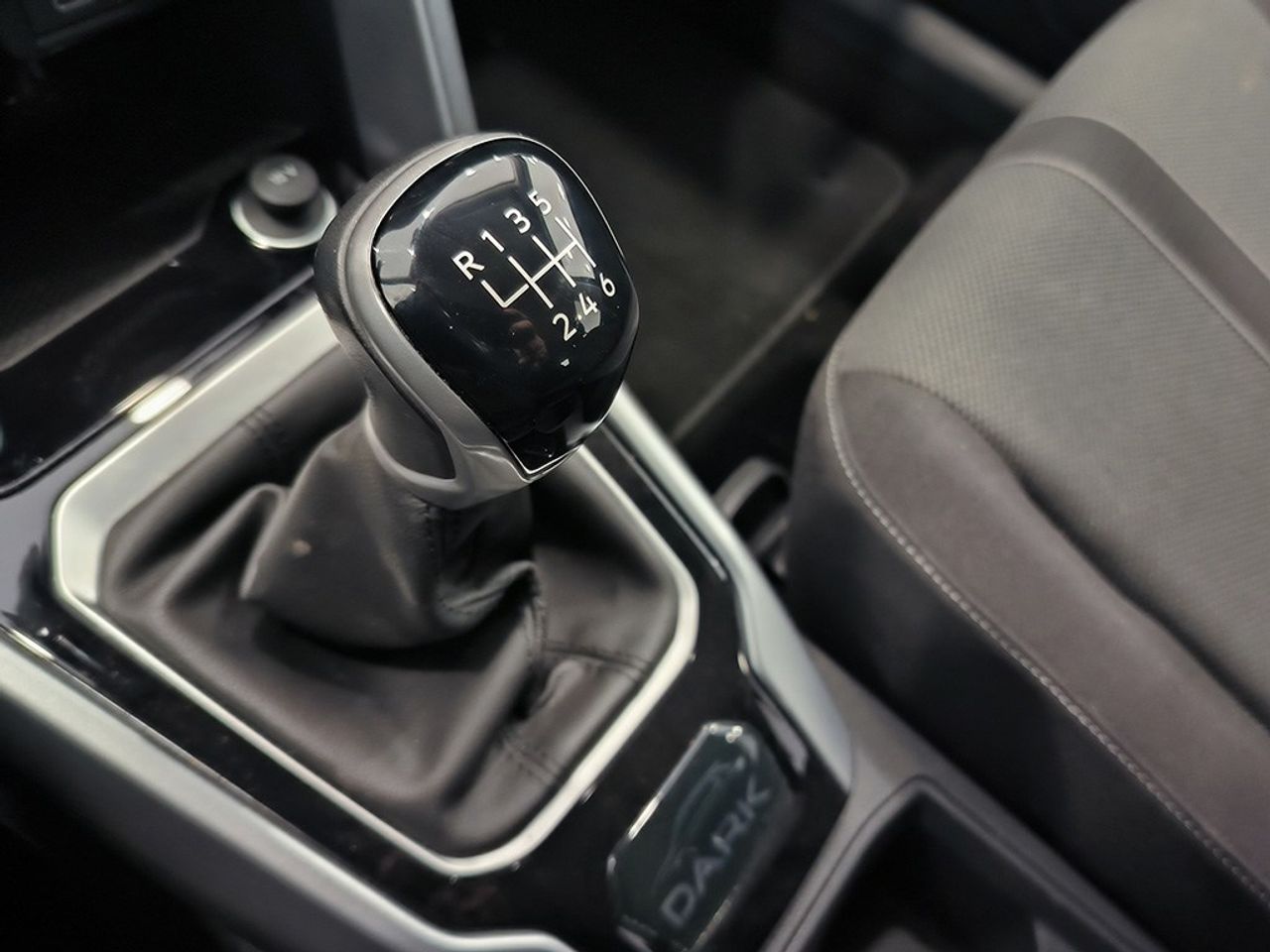 Volkswagen T-roc 2.0 Tdi 150 Cv Dark - Foto 2