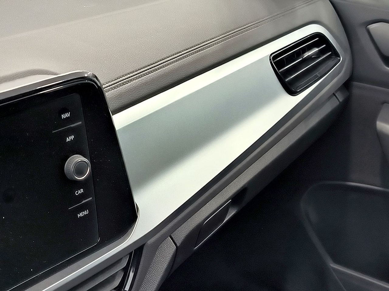 Volkswagen T-roc 2.0 Tdi 150 Cv Dark - Foto 2