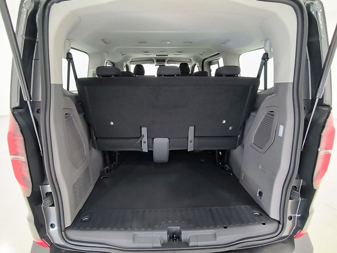 Volkswagen Caravelle B.corta 2.0 Tdi 150 Cv Aut.8vel - Foto 2