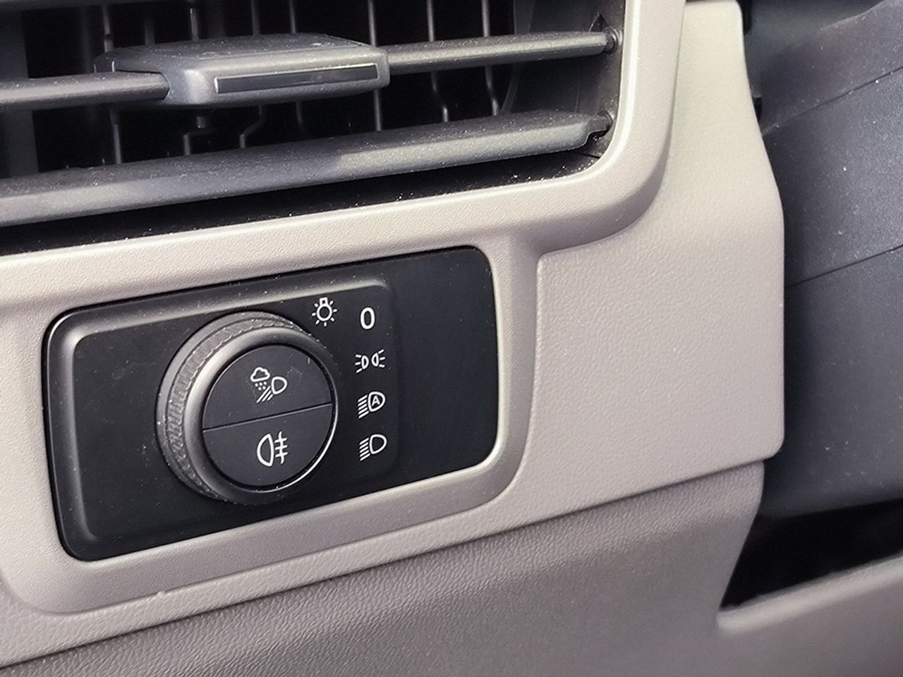 Volkswagen Caravelle 2.0 Tdi 110 Cv - Foto 2