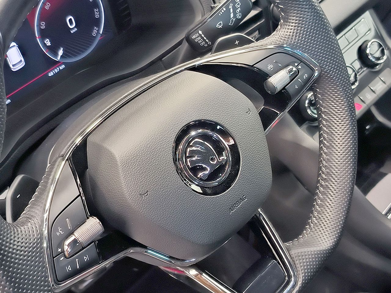 Skoda Karoq 15 Tsi 150cv Dsg Sportline - Foto 2