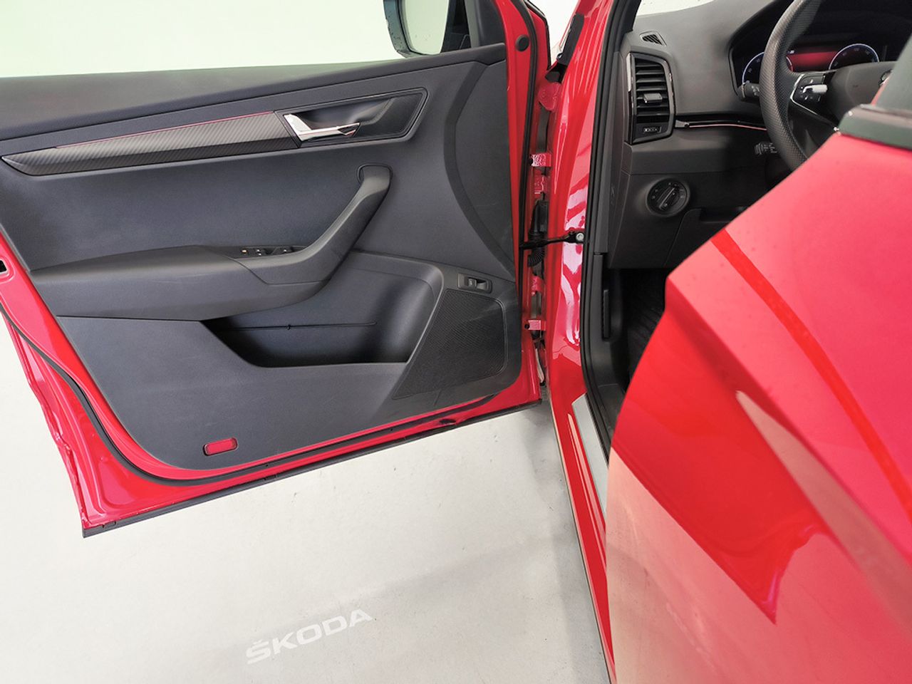 Skoda Karoq 15 Tsi 150cv Dsg Sportline - Foto 2