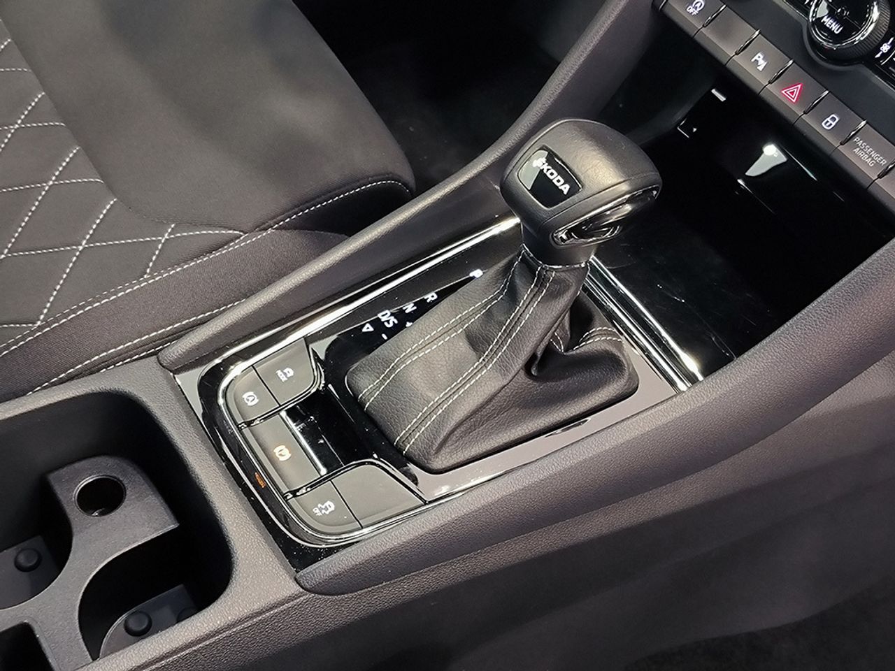 Skoda Karoq 15 Tsi 150cv Dsg Sportline - Foto 2