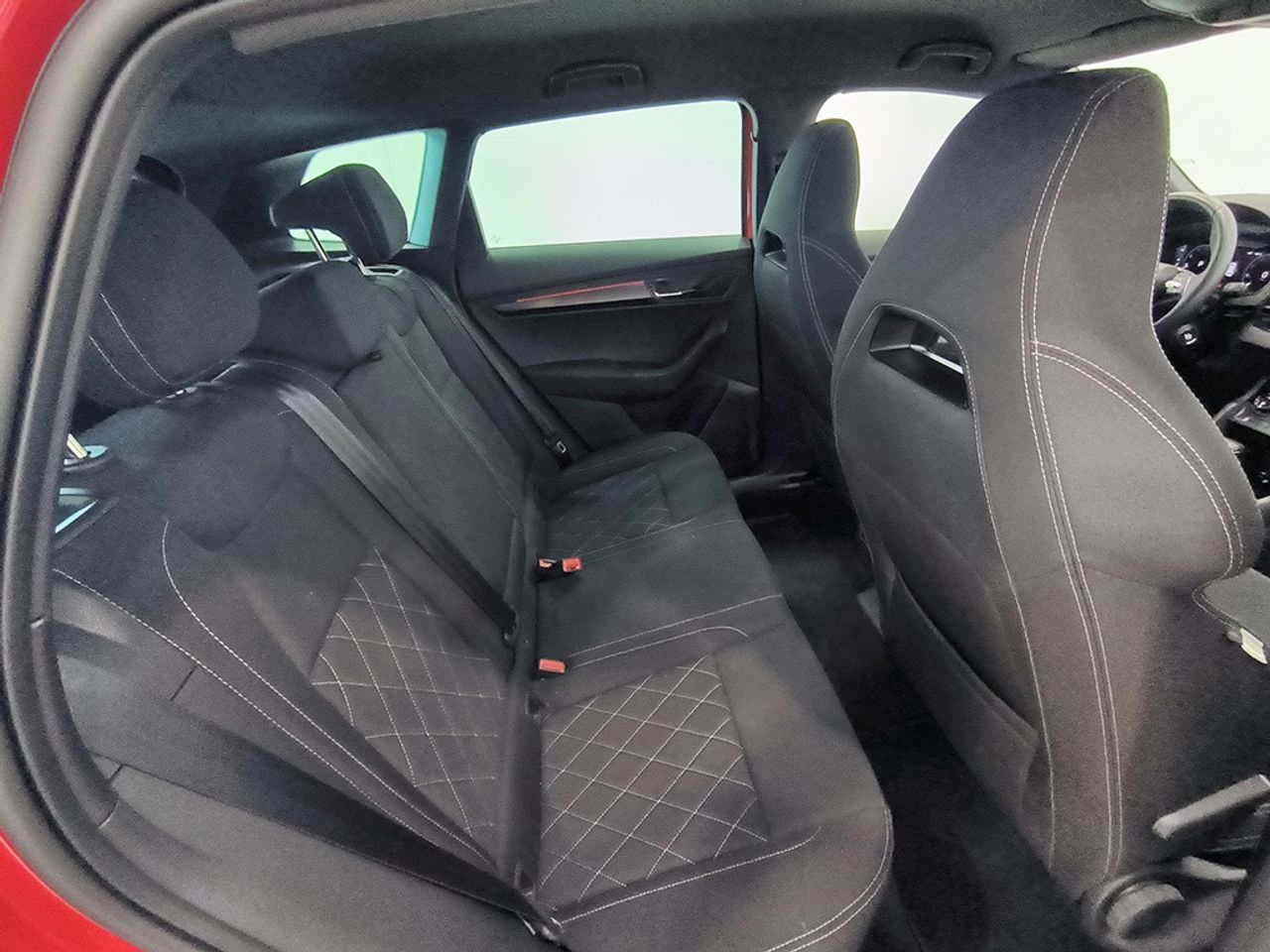 Skoda Karoq 15 Tsi 150cv Dsg Sportline - Foto 2