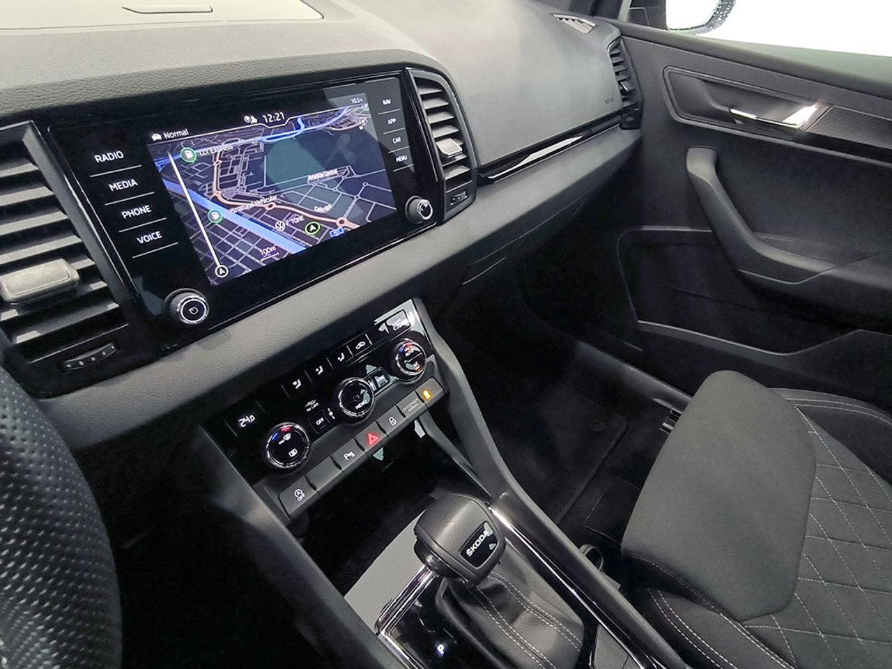 Skoda Karoq 15 Tsi 150cv Dsg Sportline - Foto 2