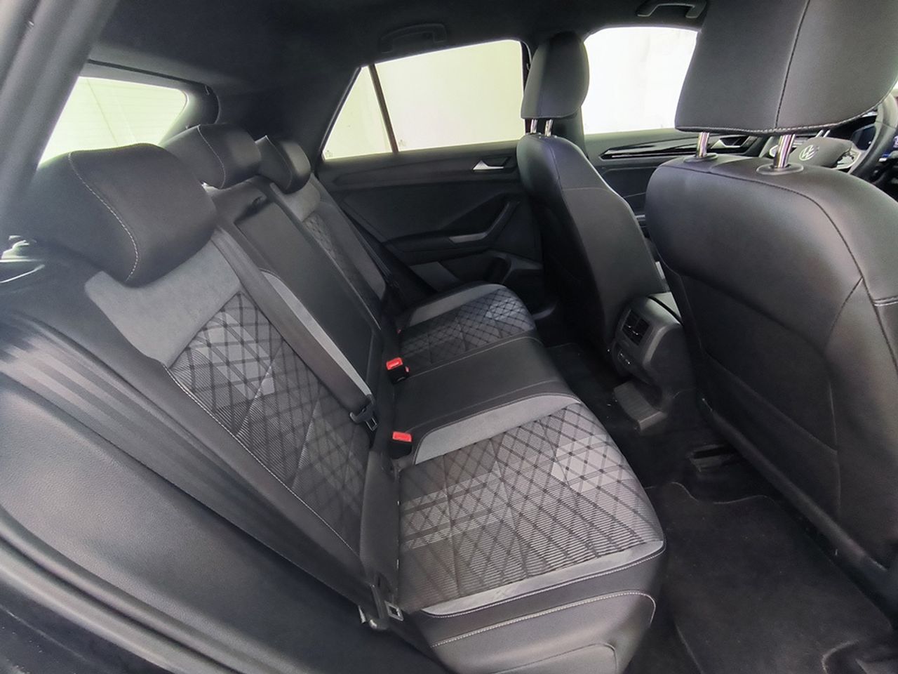 Volkswagen T-roc 2.0 Tdi 150 Cv Dsg Rline - Foto 2