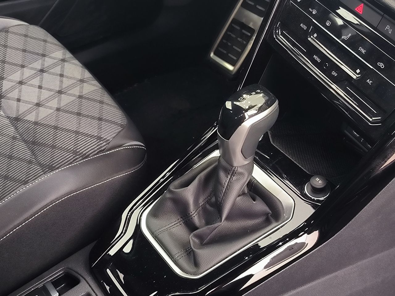 Volkswagen T-roc 2 Tdi 150 Cv Dsg Rline - Foto 2