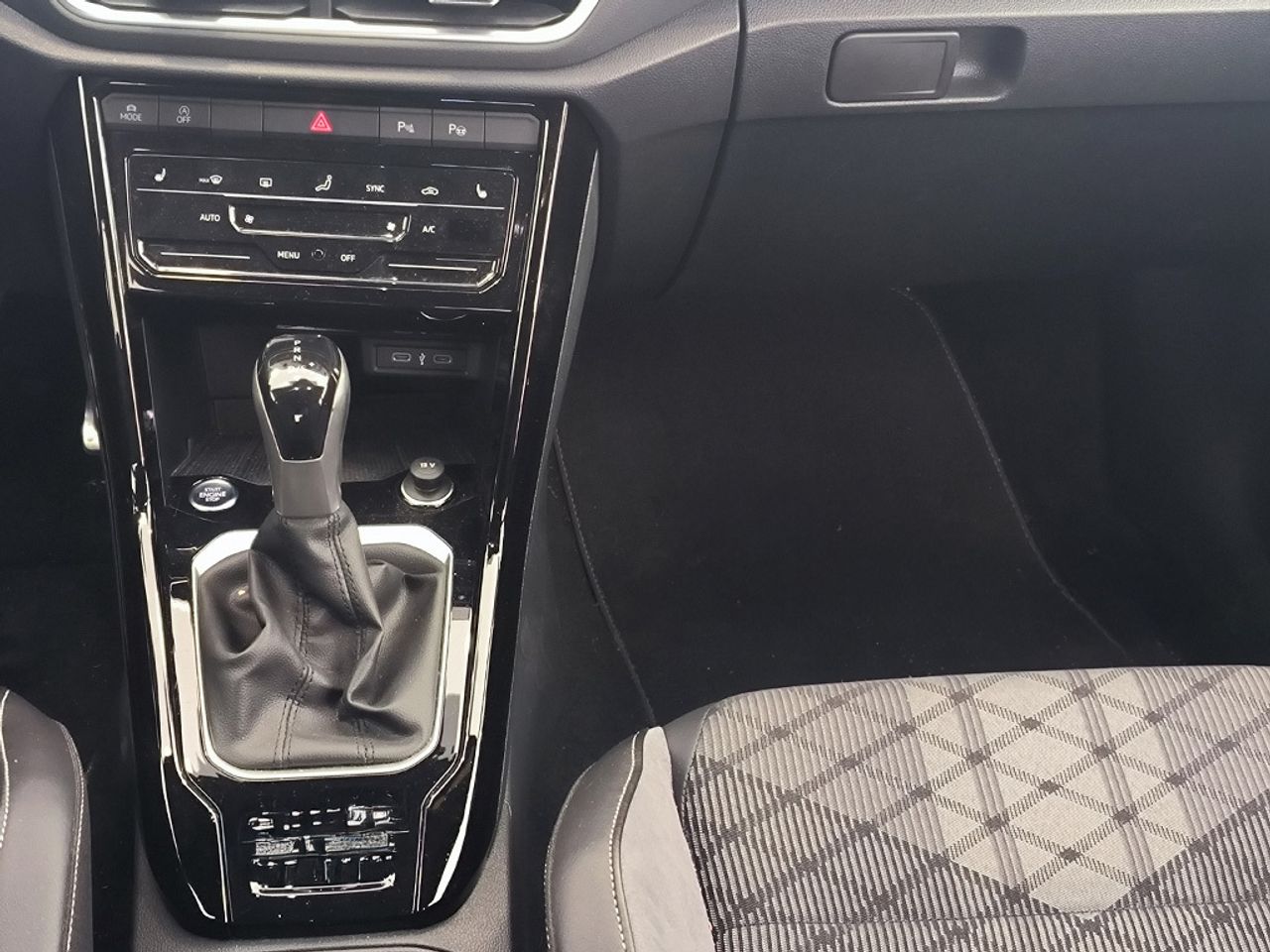 Volkswagen T-roc 2 Tdi 150 Cv Dsg Rline - Foto 2