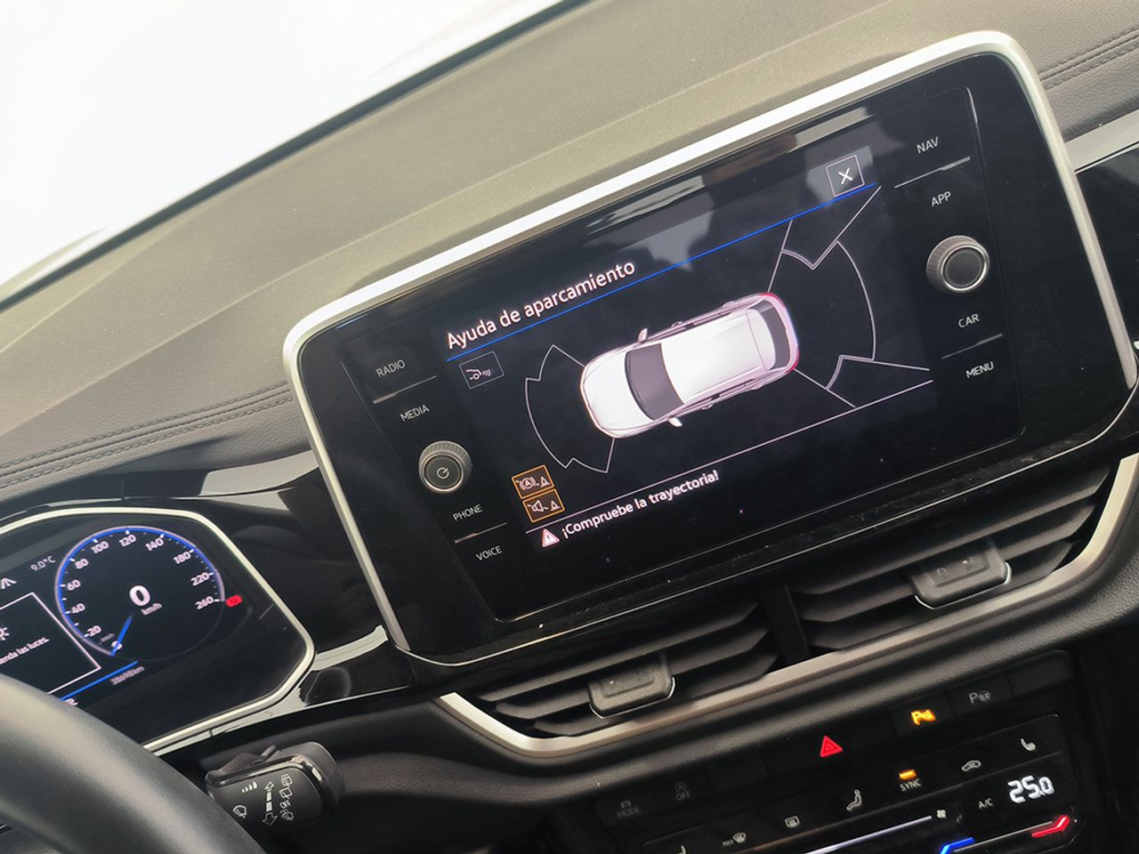 Volkswagen T-roc 2 Tdi 150 Cv Dsg Rline - Foto 2