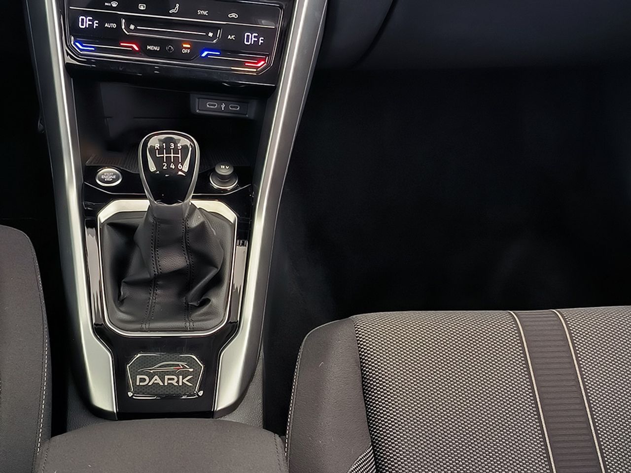 Volkswagen T-roc 1.0 Tsi 110 Cv Dark - Foto 2