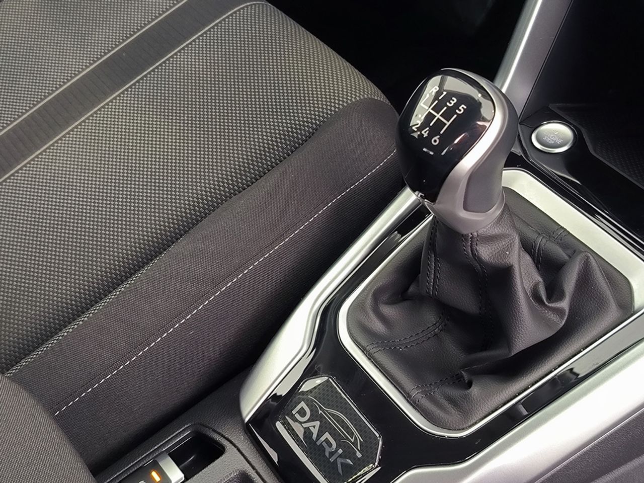 Volkswagen T-roc 1.0 Tsi 110 Cv Dark - Foto 2