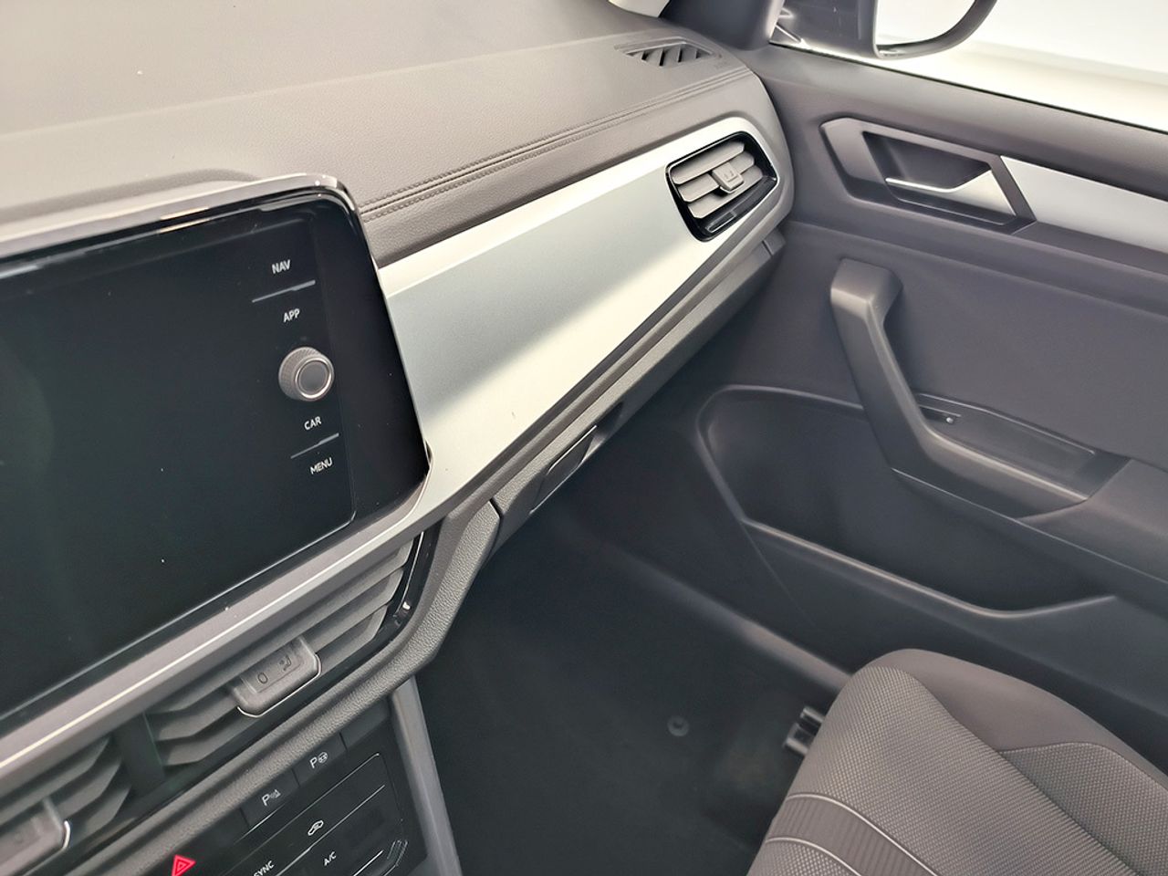 Volkswagen T-roc 1.0 Tsi 110 Cv Dark - Foto 2