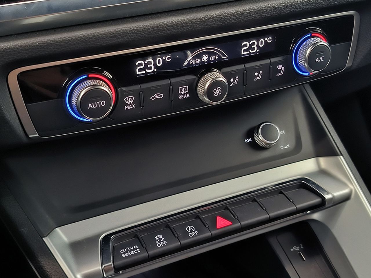 Audi Q3 35 Tfsi 150cv Stronic Blackline - Foto 2