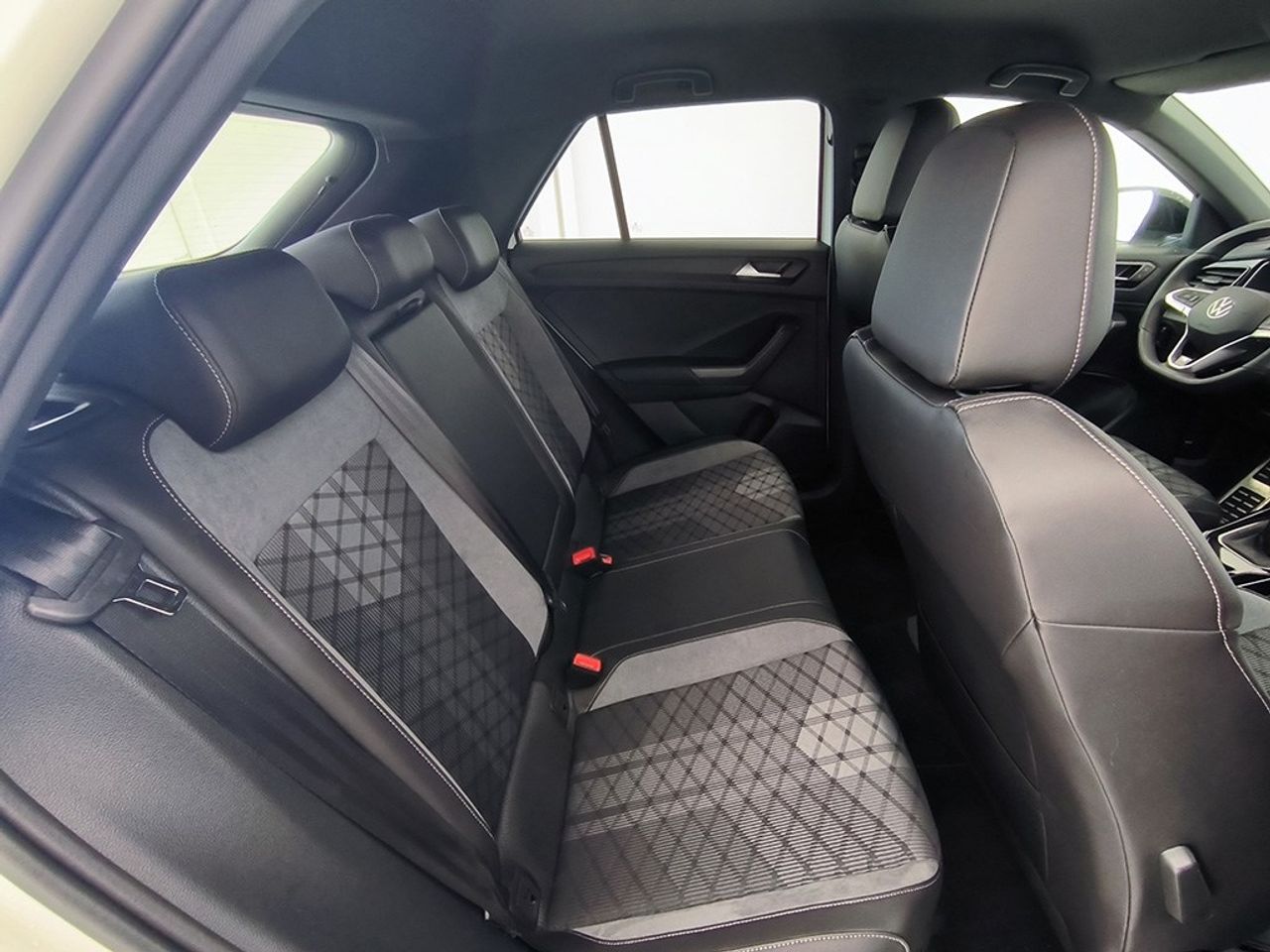 Volkswagen T-roc 1.0 Tsi 115 Cv Rline - Foto 2