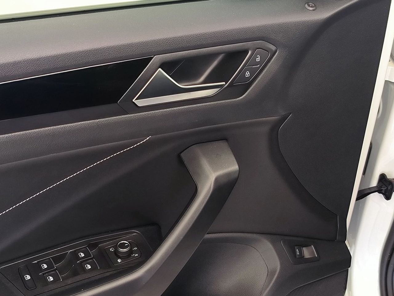 Volkswagen T-roc 1.0 Tsi 115 Cv Rline - Foto 2