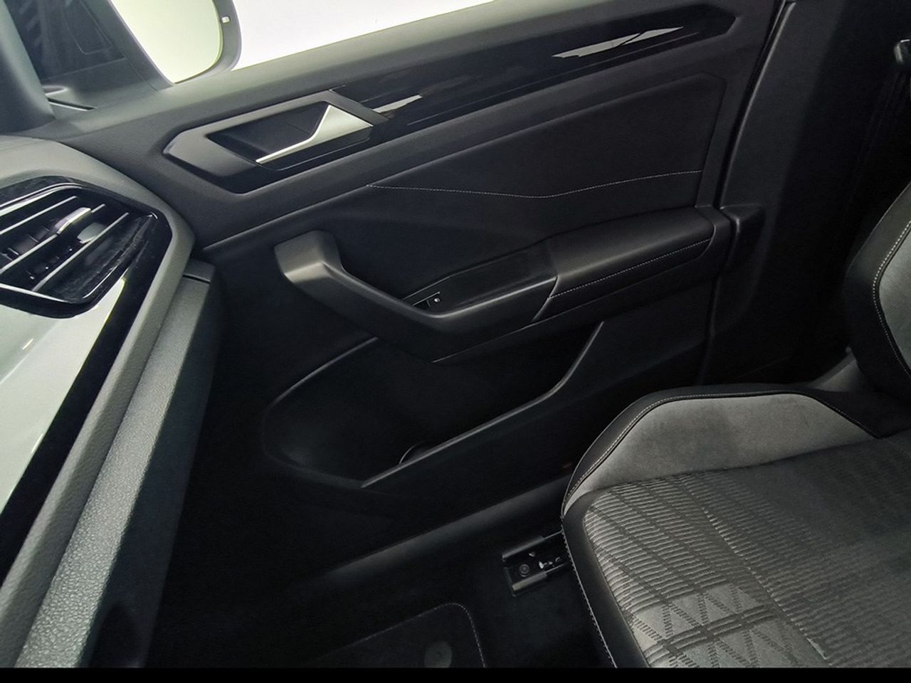 Volkswagen T-roc 1.0 Tsi 115 Cv Rline - Foto 2