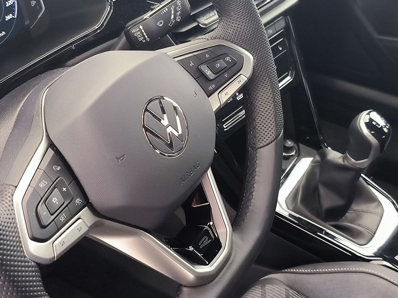 Volkswagen T-roc 1.0 Tsi 115 Cv Rline - Foto 2