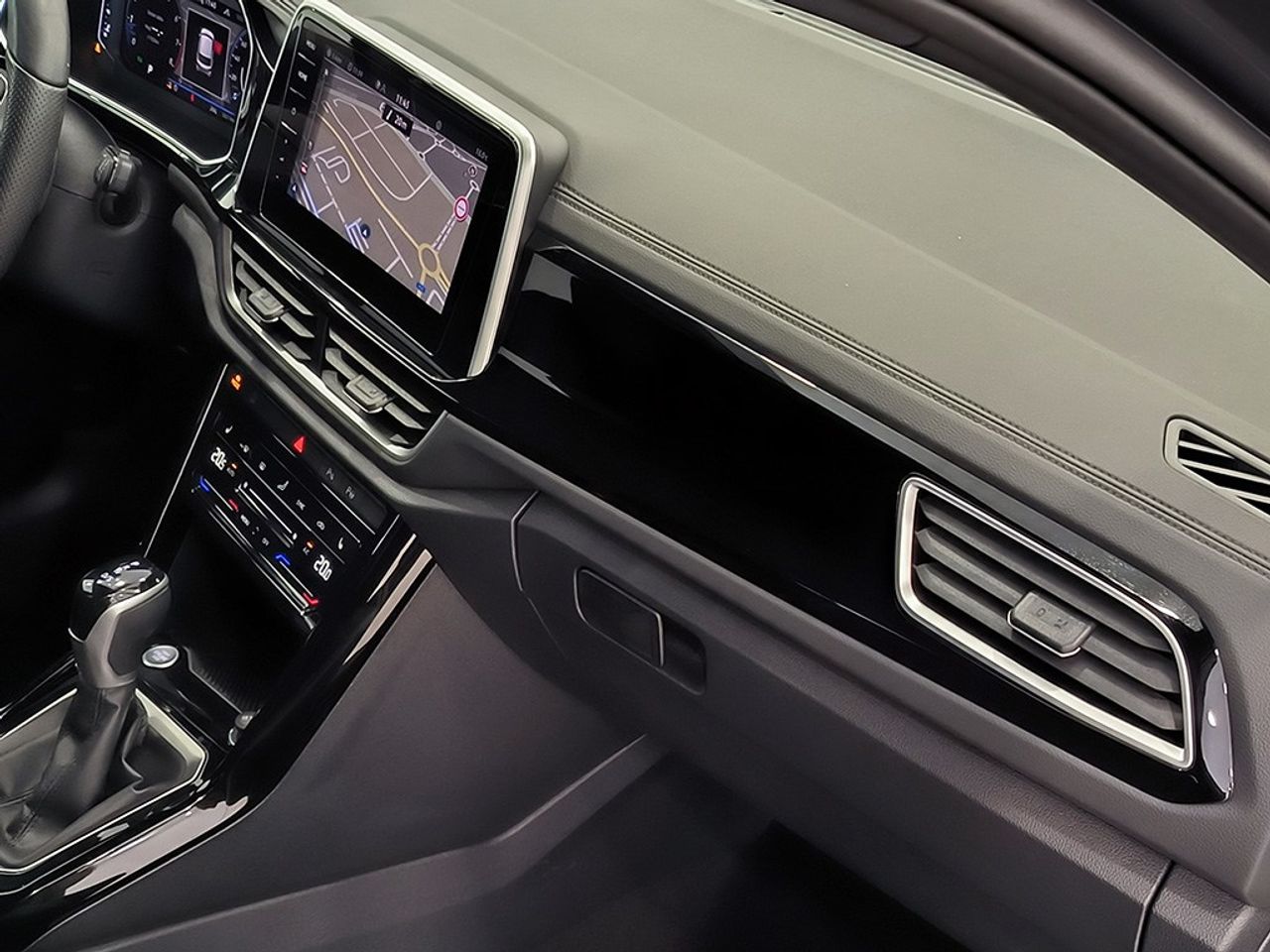 Volkswagen T-roc 1.5 Tsi 150 Cv Dsg Rline - Foto 2