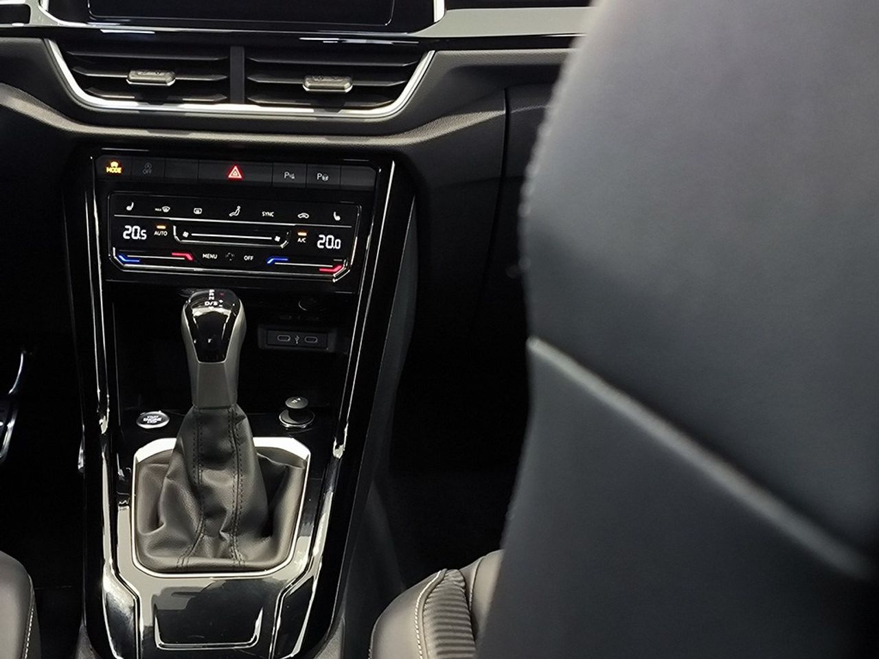 Volkswagen T-roc 1.5 Tsi 150 Cv Dsg Rline - Foto 2