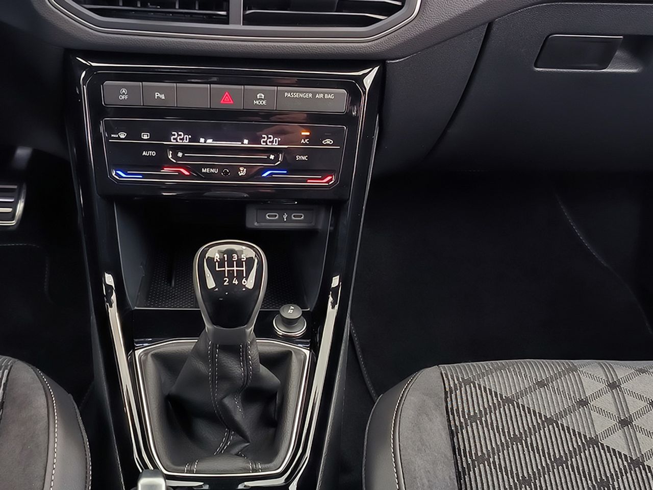 Volkswagen T-cross 1.0 Tsi 115 Cv Rline - Foto 2