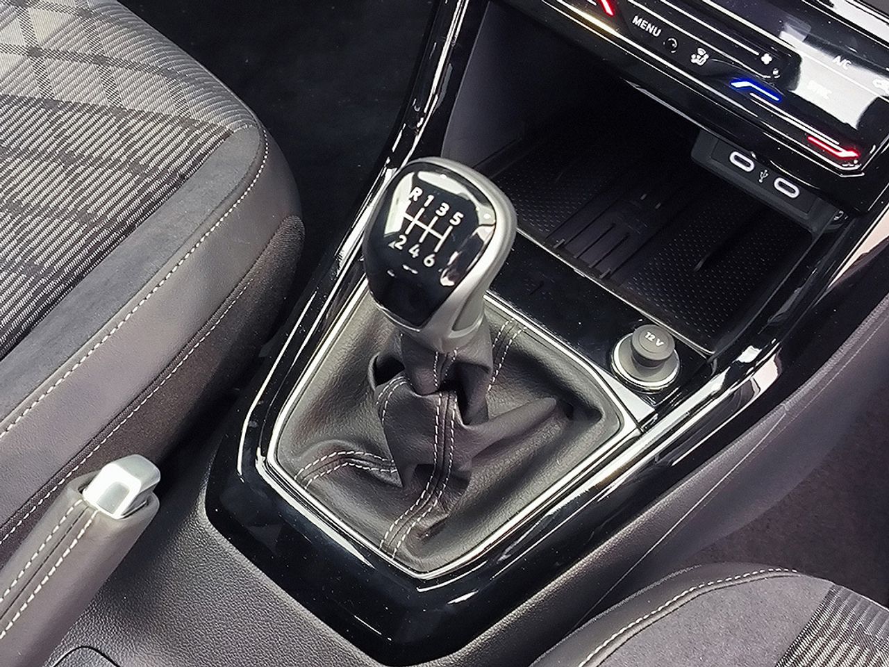 Volkswagen T-cross 1.0 Tsi 115 Cv Rline - Foto 2