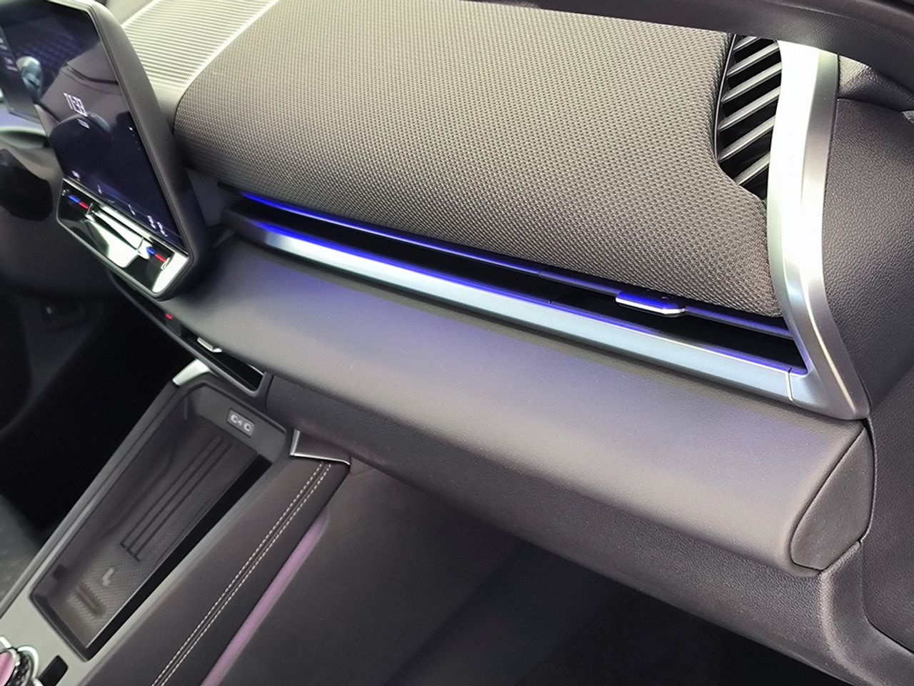 Volkswagen T-roc R-line 1st Edition 1.5 Etsi 150 Cv Dsg - Foto 2