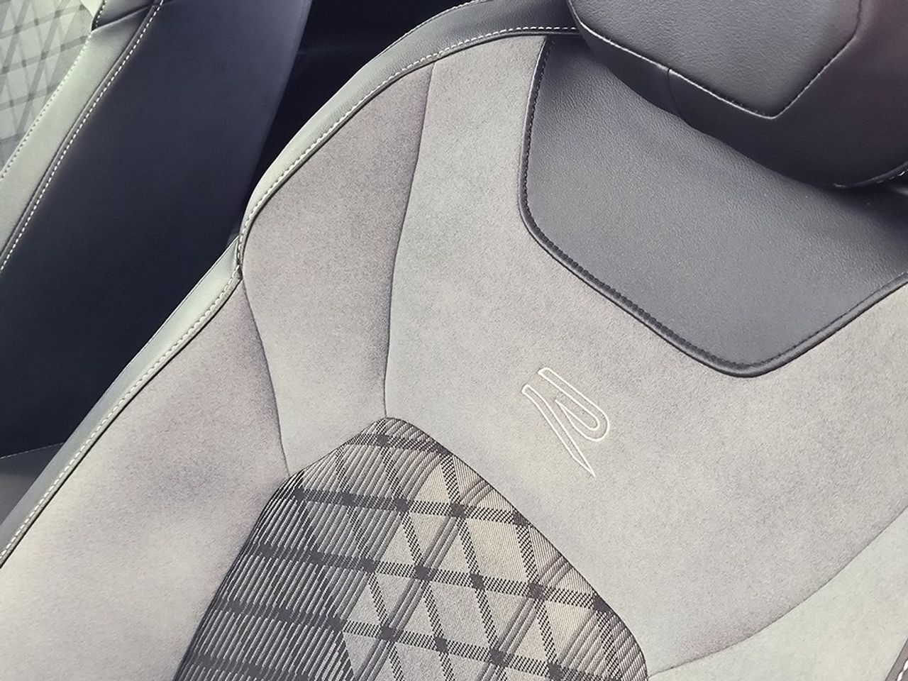 Volkswagen T-roc 1.5 Tsi 150 Cv Dsg Rline - Foto 2