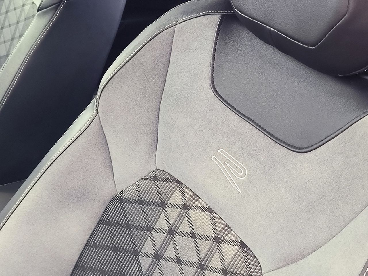 Volkswagen T-roc 1.5 Tsi 150 Cv Dsg Rline - Foto 2