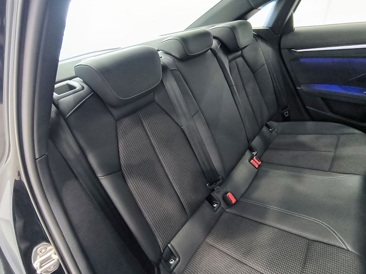 Audi A3 Sedan 35 Tfsi 150 Cv Stronic Sline - Foto 2