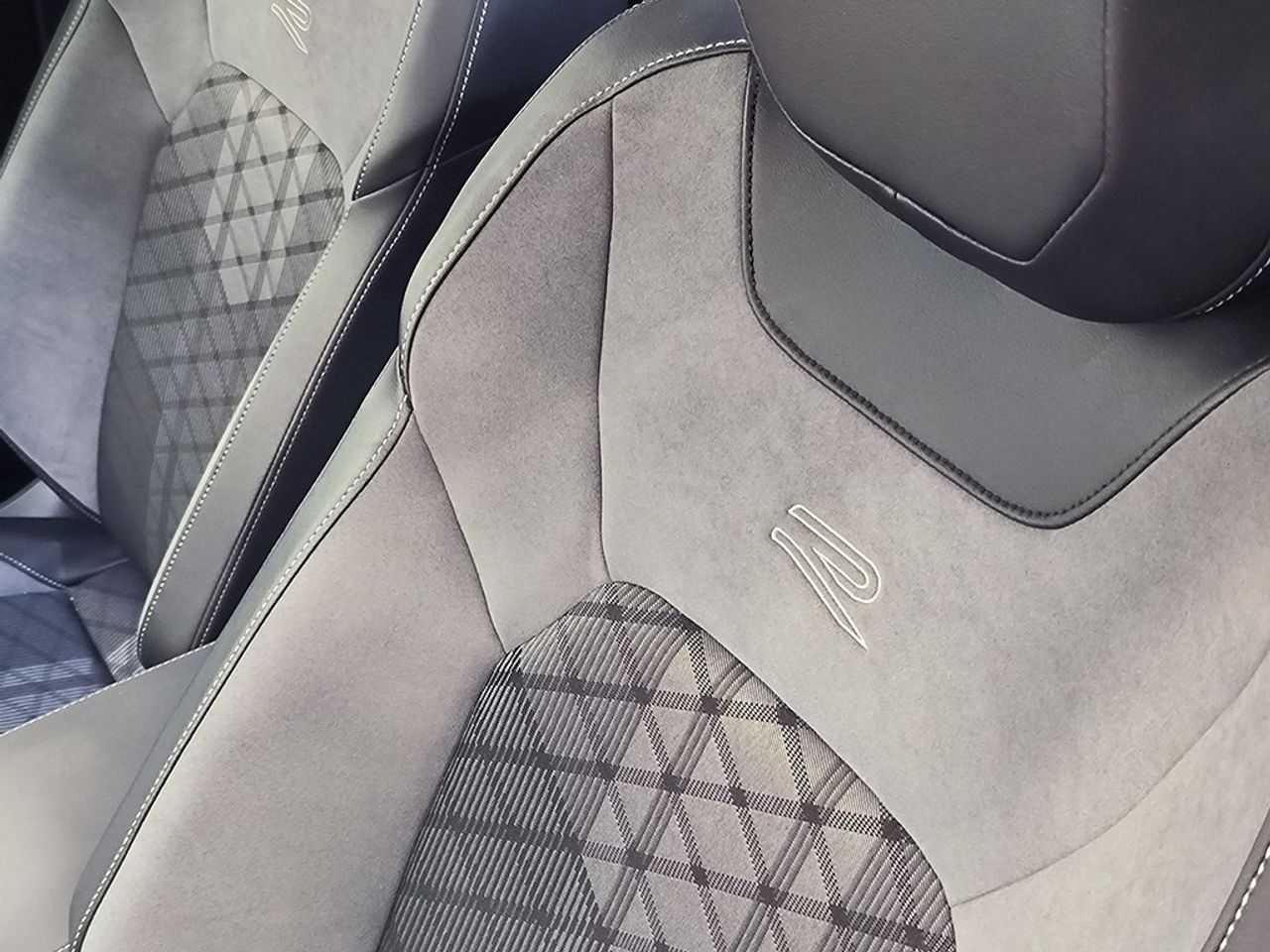 Volkswagen T-roc 1.5 Tsi 150 Cv Dsg Rline - Foto 2