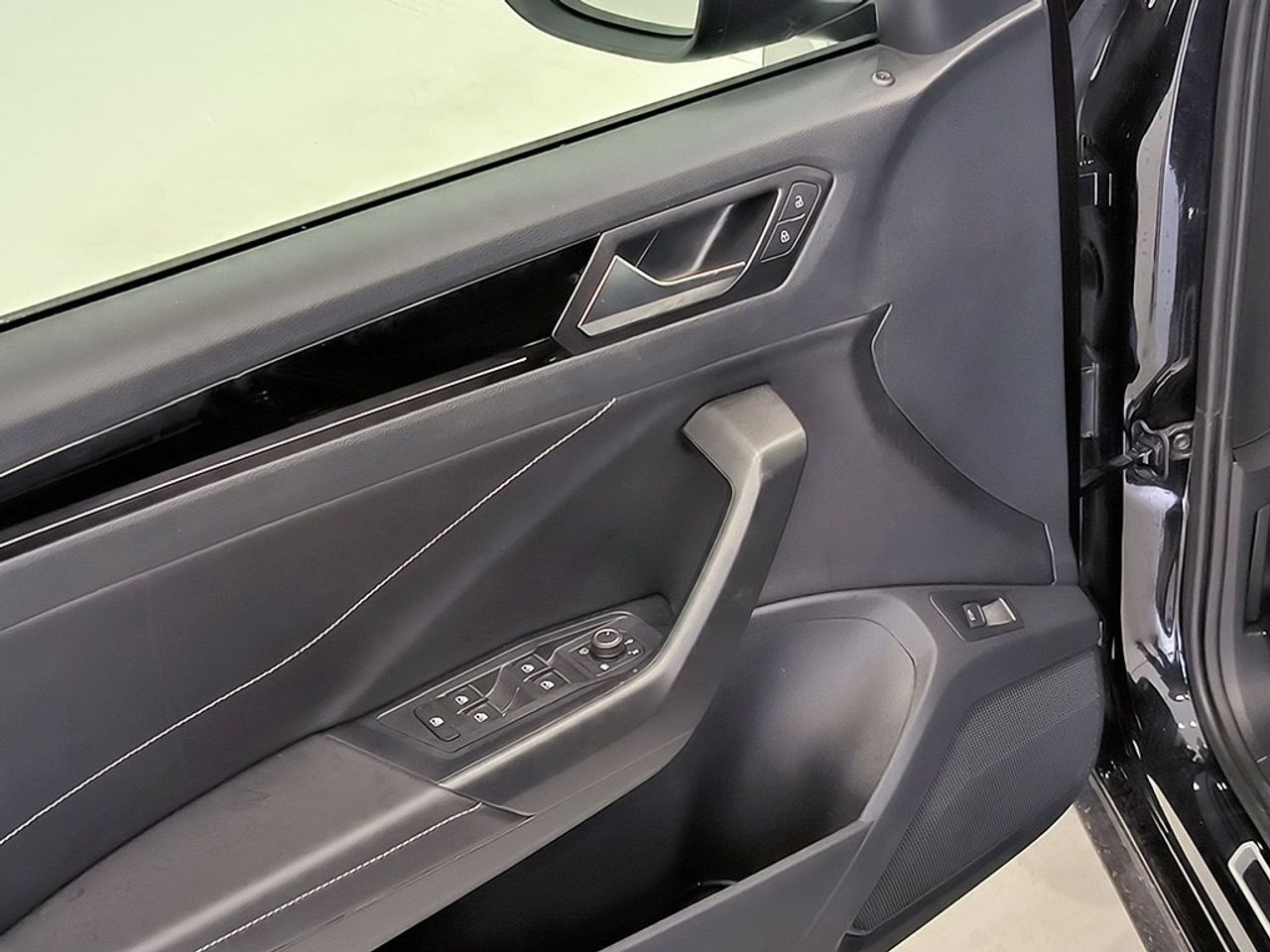 Volkswagen T-roc 1.5 Tsi 150 Cv Dsg Rline - Foto 2