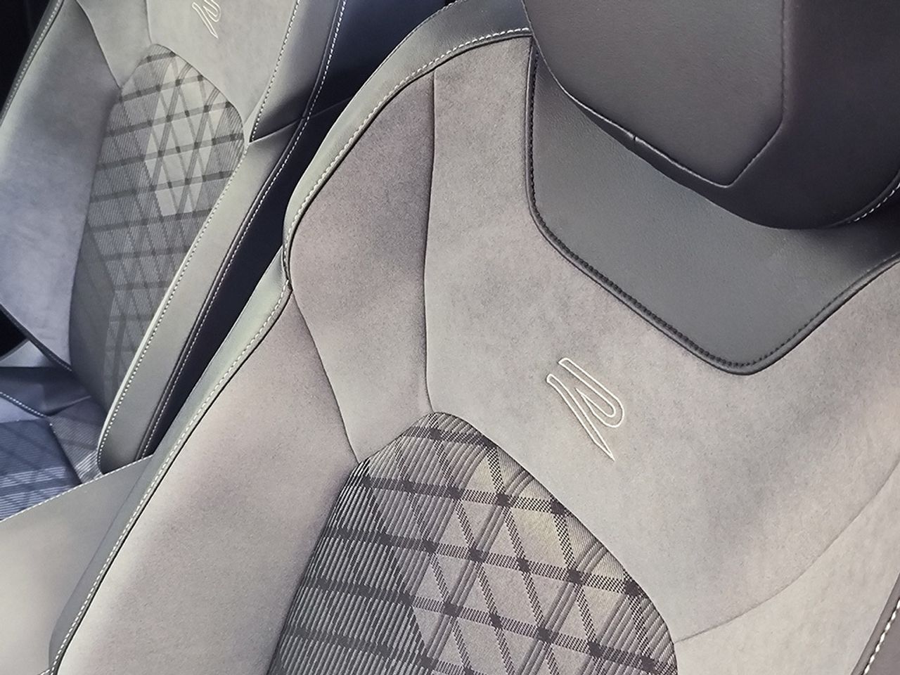 Volkswagen T-roc 1.5 Tsi 150 Cv Dsg Rline - Foto 2