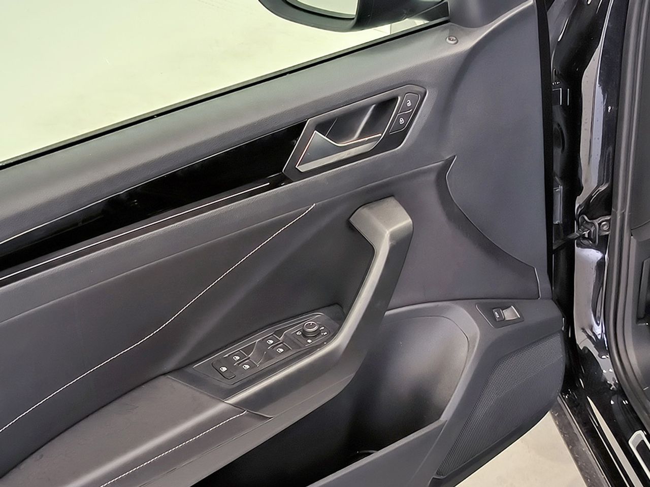 Volkswagen T-roc 1.5 Tsi 150 Cv Dsg Rline - Foto 2