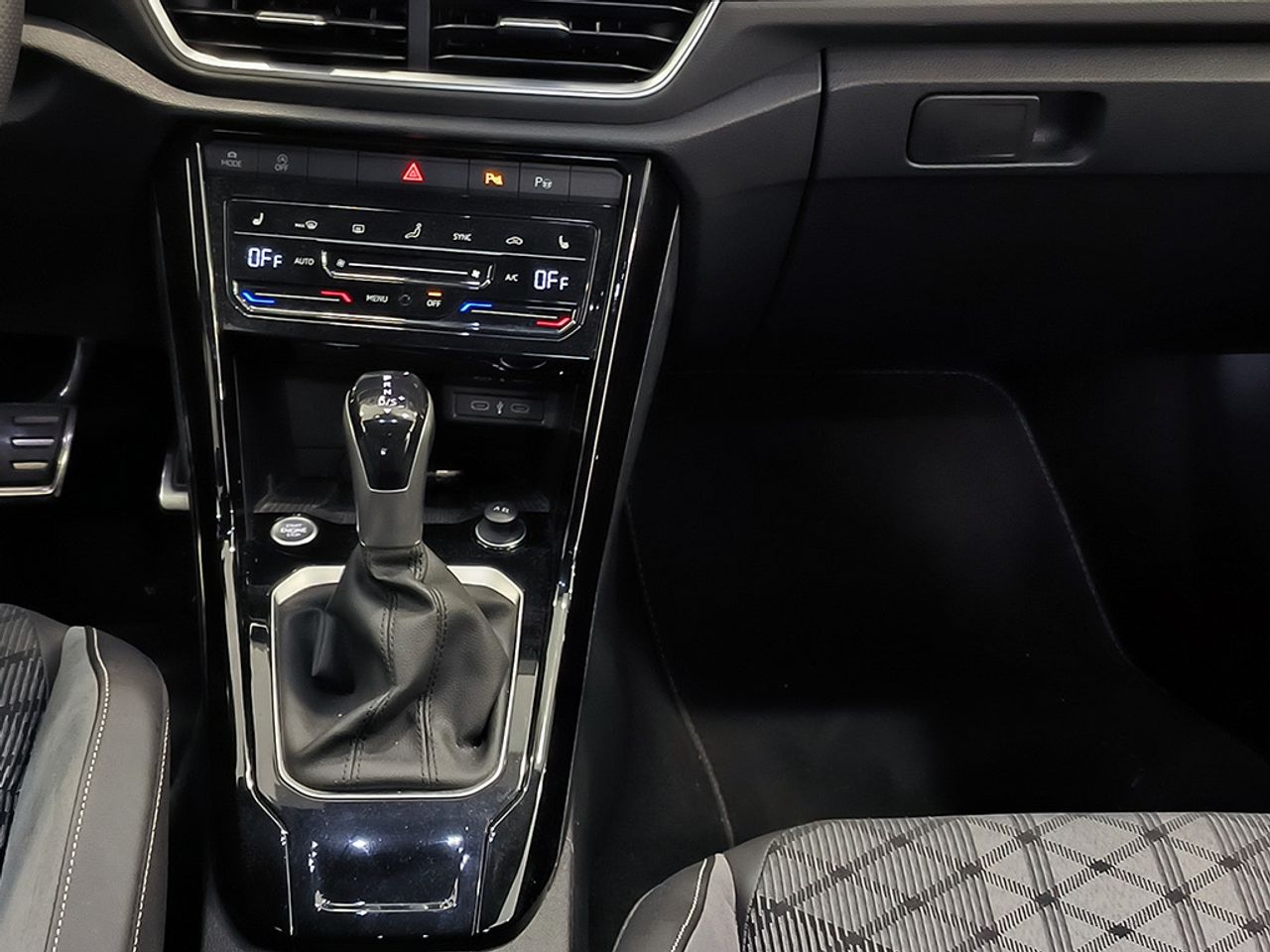 Volkswagen T-roc 1.5 Tsi 150 Cv Dsg Rline - Foto 2