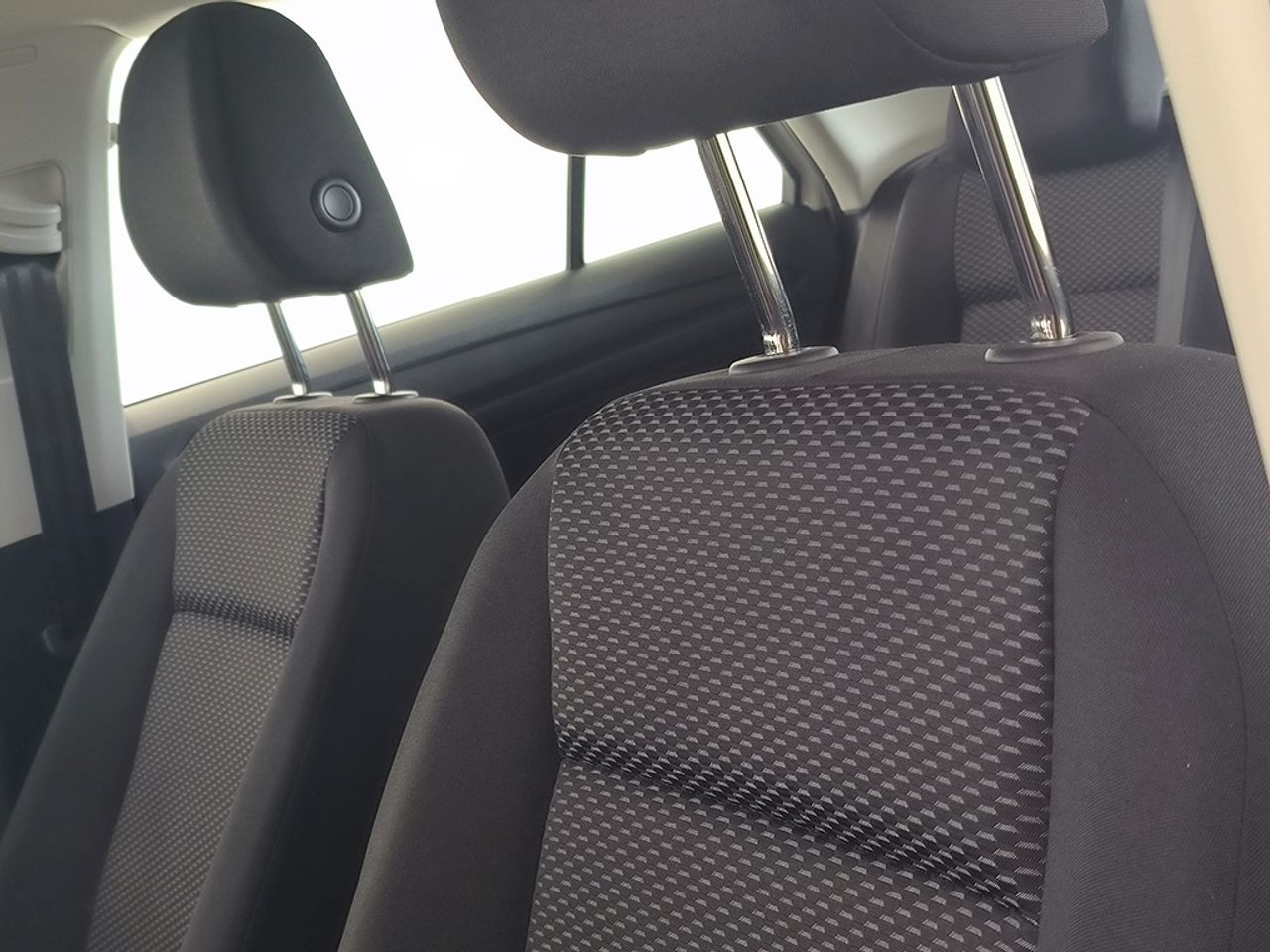 Volkswagen T-roc 2.0 Tdi 115 Cv - Foto 2