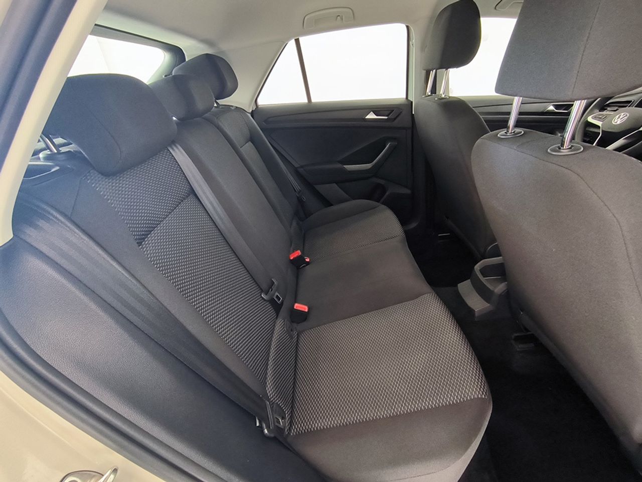 Volkswagen T-roc 2.0 Tdi 115 Cv - Foto 2