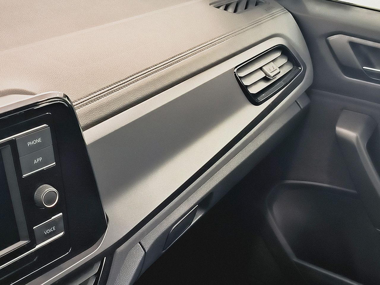 Volkswagen T-roc 2.0 Tdi 115 Cv - Foto 2