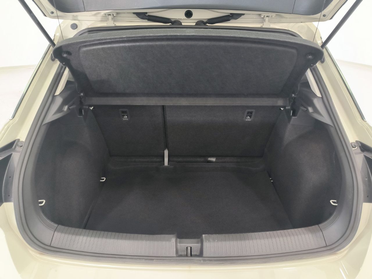 Volkswagen T-roc 2.0 Tdi 115 Cv - Foto 2