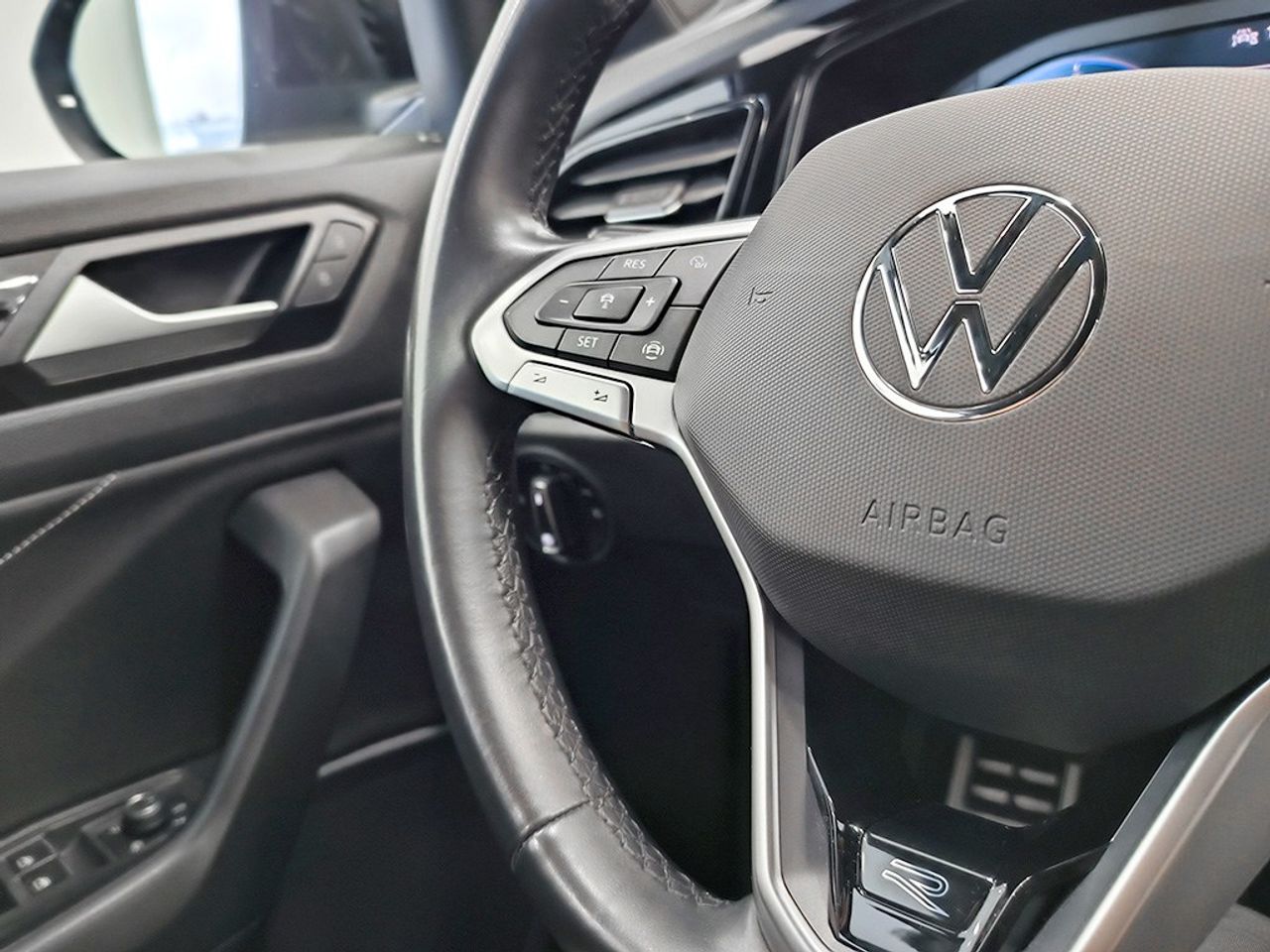 Volkswagen T-roc 2.0 Tdi 150 Cv Dsg Rline - Foto 2