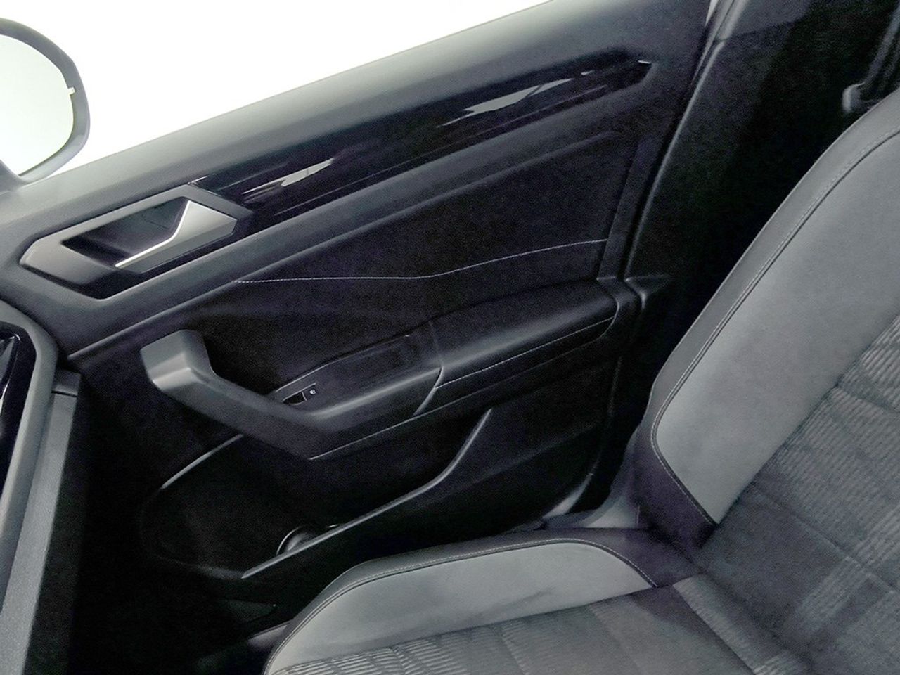 Volkswagen T-roc 2.0 Tdi 150 Cv Dsg Rline - Foto 2