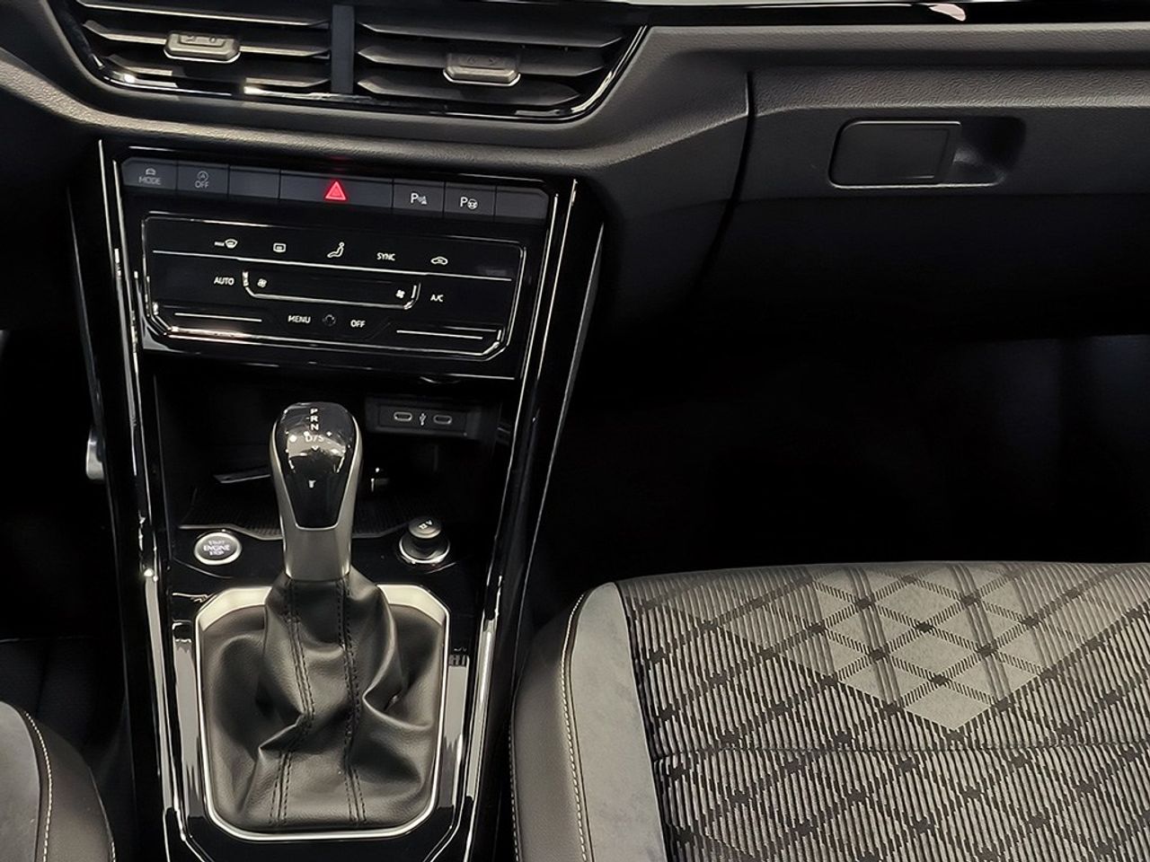 Volkswagen T-roc 2.0 Tdi 150 Cv Dsg Rline - Foto 2