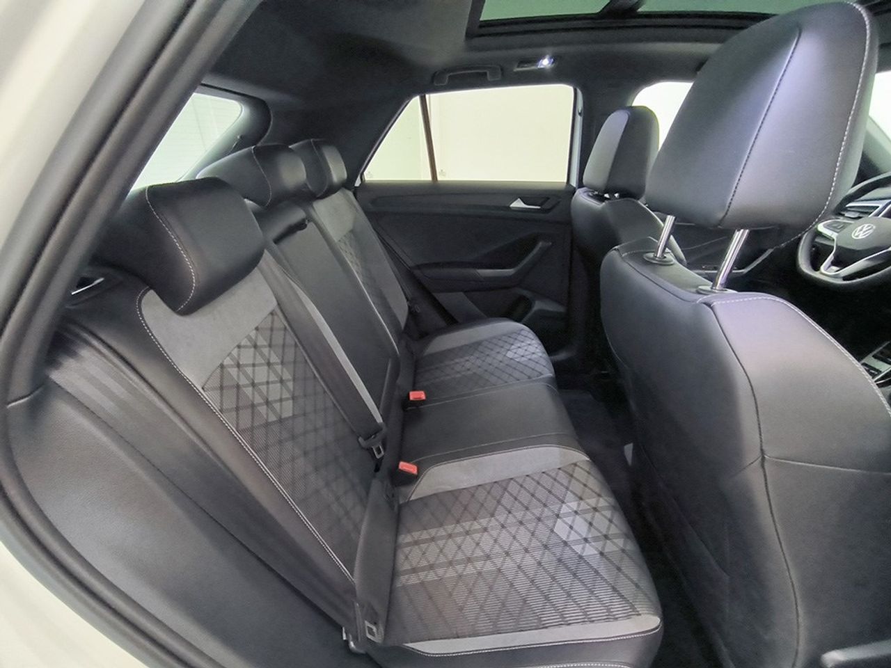 Volkswagen T-roc 1.5 Tsi 150 Cv Dsg Rline - Foto 2