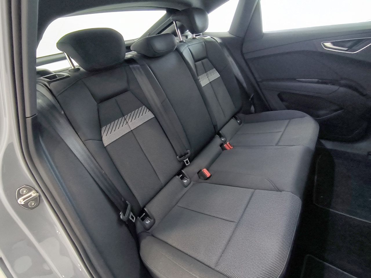 Audi Q4 Sportback Genuine Edition 45 E-tron - Foto 2