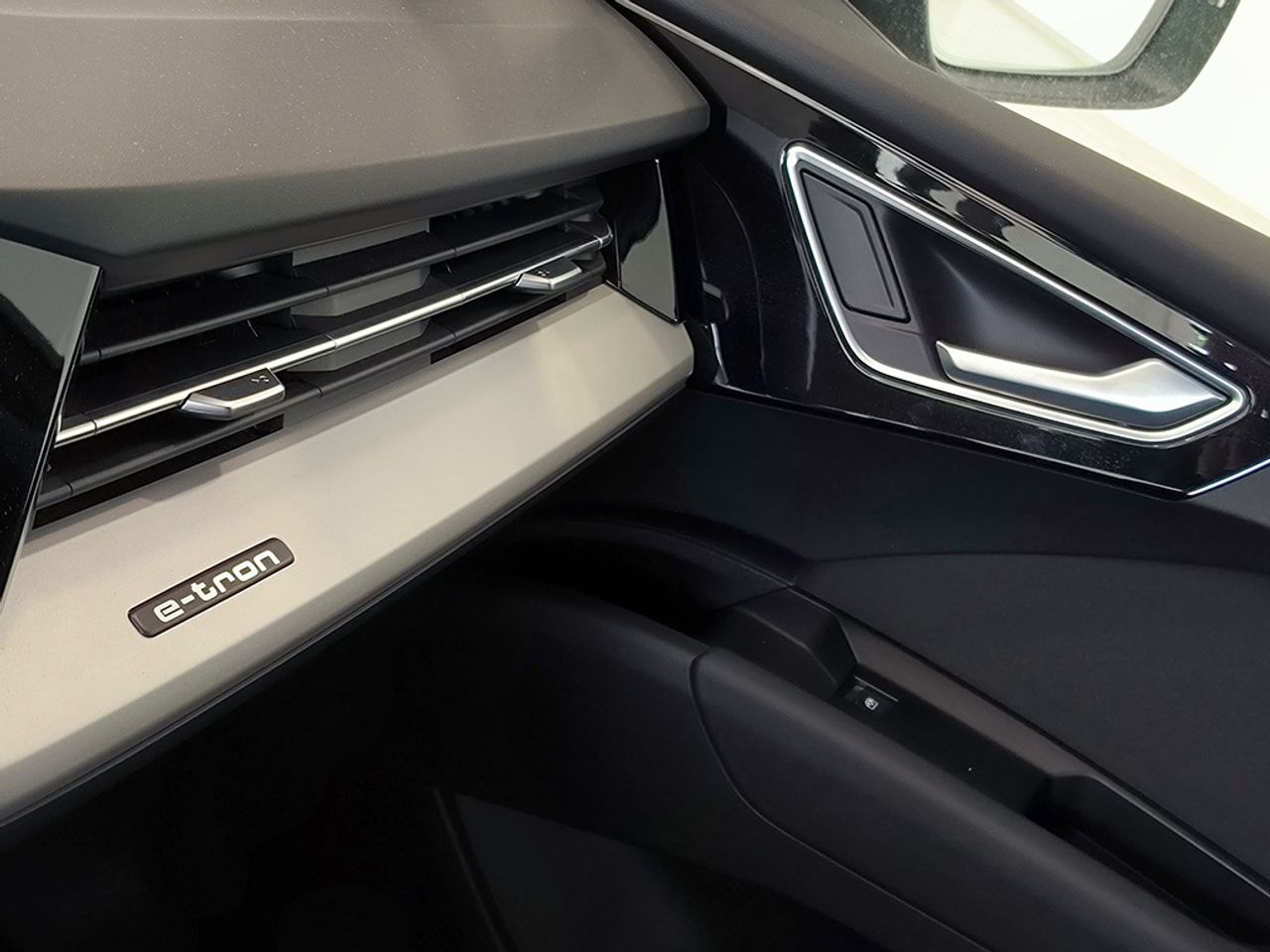 Audi Q4 Sportback Genuine Edition 45 E-tron - Foto 2