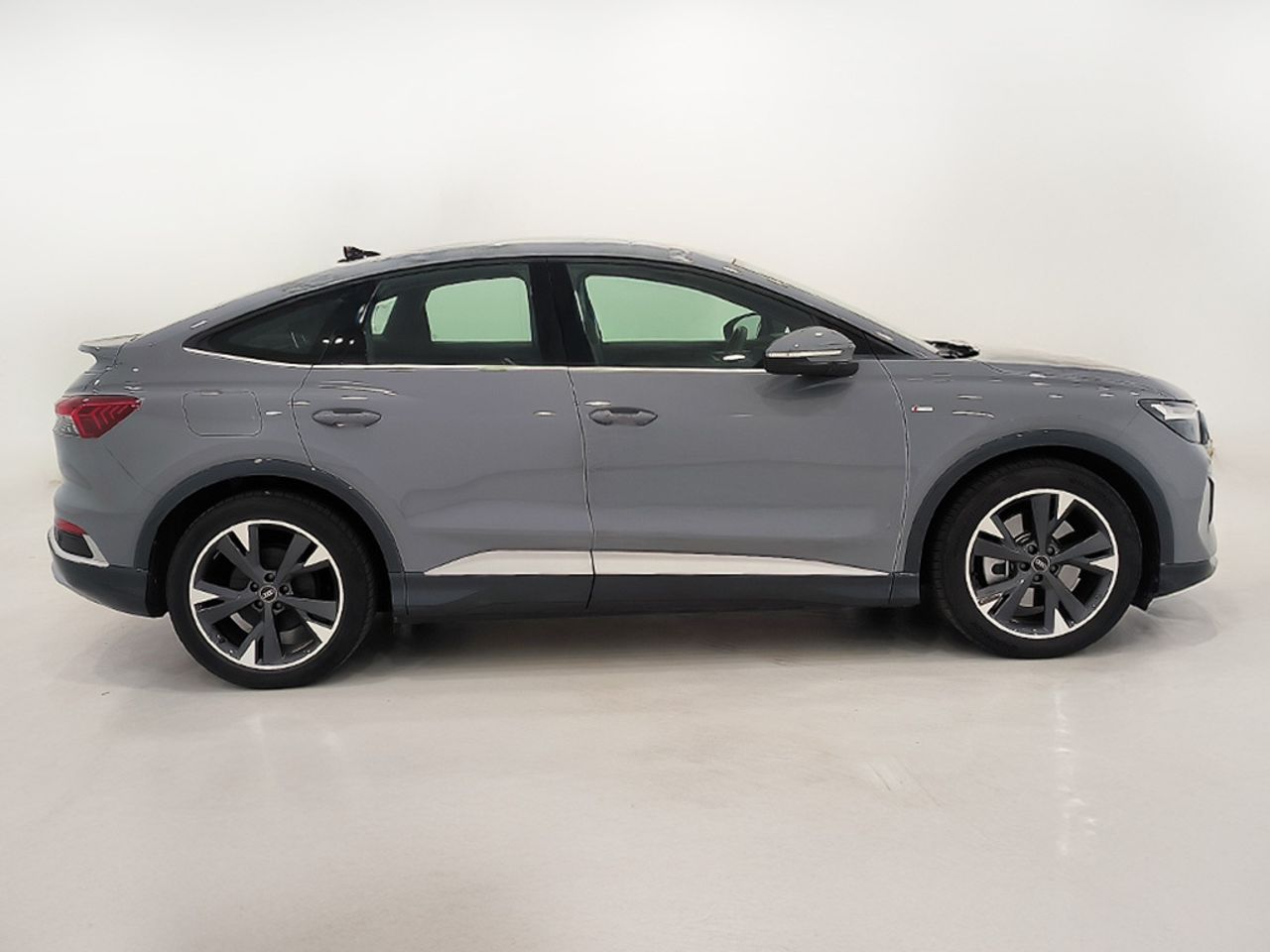Audi Q4 Sportback Genuine Edition 45 E-tron - Foto 2