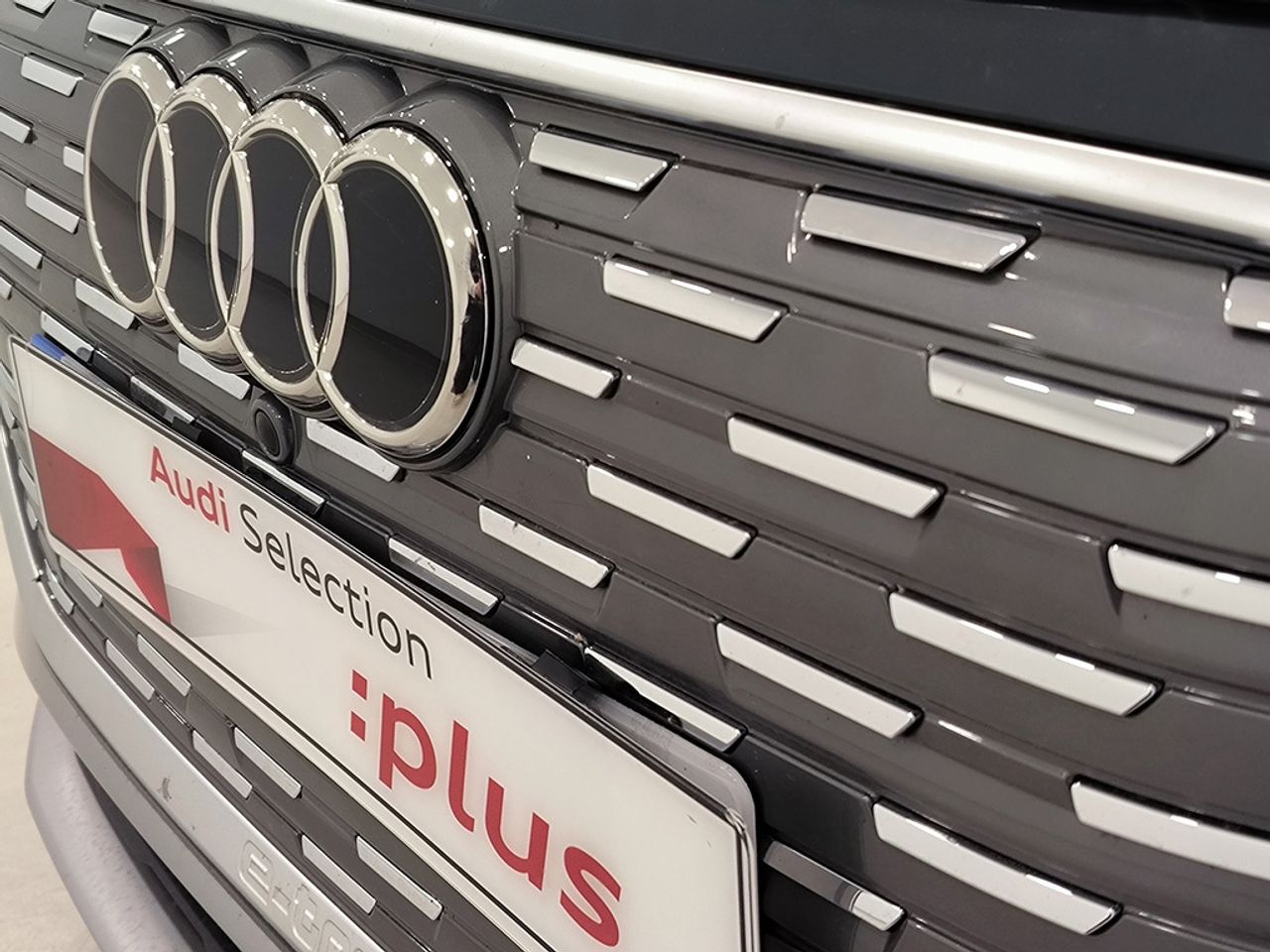 Audi Q4 Sportback Genuine Edition 45 E-tron - Foto 2