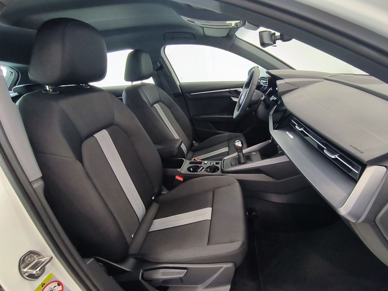 Audi A3 Sb 30 Tdi 116 Cv Advance - Foto 2